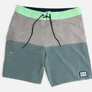 Billabong Men’s Gray Sage Green Boardshorts Swim Trunks Size 31